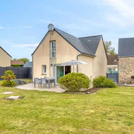 Holiday home Maison Proche Creances