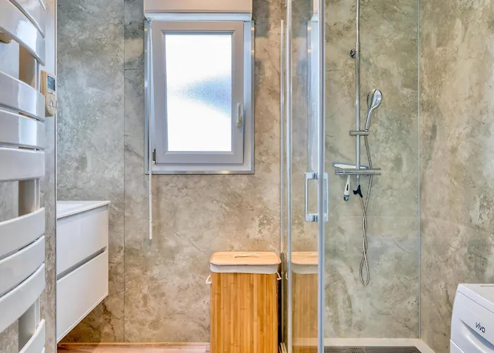 Maison Proche Créances