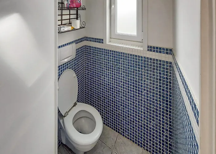 Maison Proche Créances